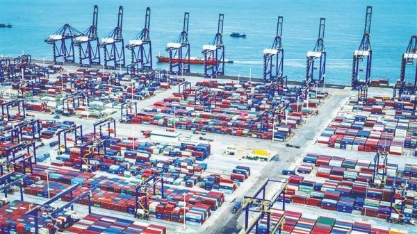 洋浦：给新船“上户口”一天搞定