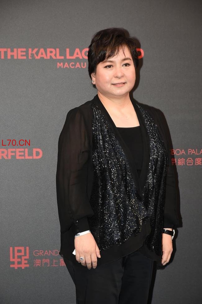 何超蕸被赌王称为最能帮忙的女儿