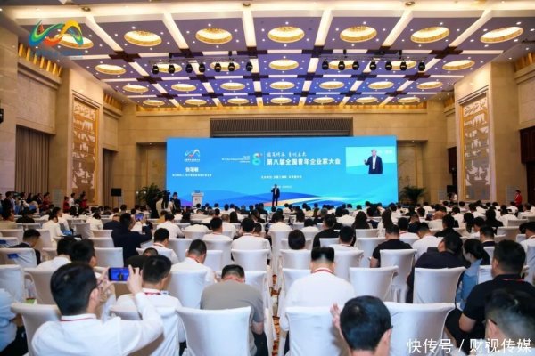 AI时代，企业应自我进化而非自我强化