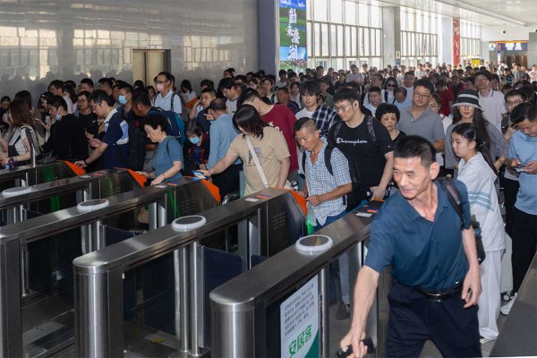 大秦铁路：5月大秦线完成货物运输量3885万吨 同比增长17.87%