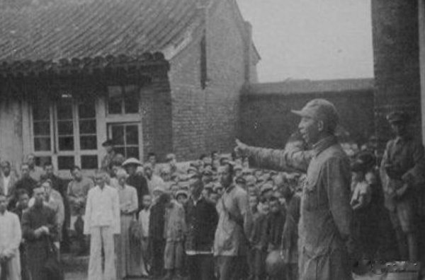 邓华指挥2个纵队, 攻城方案反复, 詹才芳、李中权情绪大: 不同意