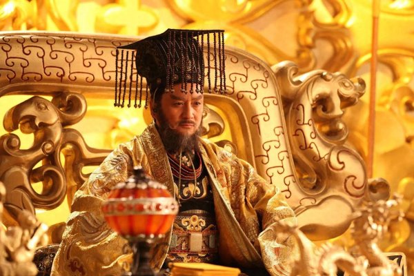 被严重低估的千古一帝: 他结束三百年乱世, 却只活在儿子阴影里